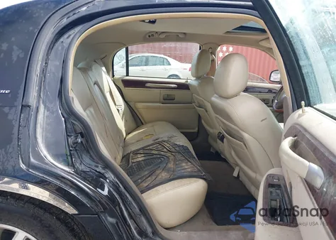 2003 Lincoln Town Car Signature из США, поврежденный, VIN 1LNHM82W43Y623338